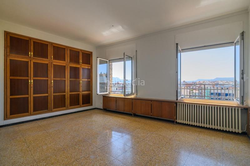 Foto 2f4f5298-53b6-47e1-8bb6-10c007506490. Àtic a Poble Nou Manresa