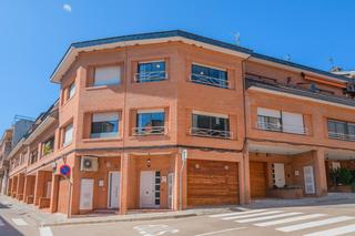 Casa adossada a Santpedor. Casa adossada a santpedor