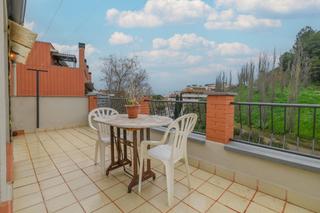 Casa en Barri Mion - Puigberenguer. Casa espaciosa y funcional en manresa con garaje y terrazas
