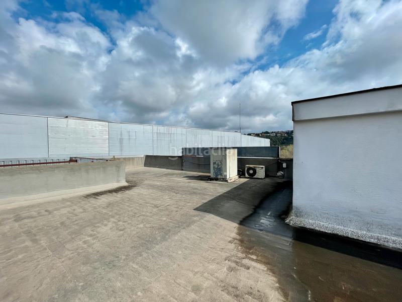 Foto 7b7d3dfe-127e-4c37-90d3-45cda61687bd. Local comercial local con muchas posibilidades en Girona