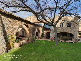 Masia  Carrer de la creu. Histórica originaria del siglo xiv y xv
