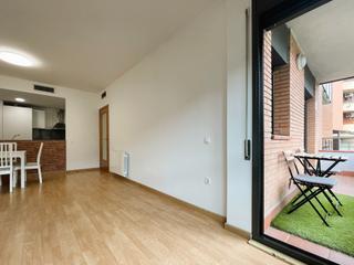 Pis  Passeig d'olot. Piso semi nuevo de 2 habitaciones exteriores con parking incluid
