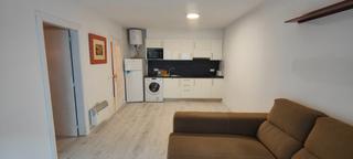 Pis a Eixample Sud-Migdia. De 1 habitación con terraza