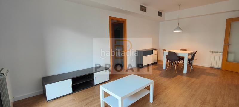 Foto 06c87e93-7dc5-4001-97c8-e2ee6d299f57. Piso ideal inversores en Eixample Sud-Migdia Girona