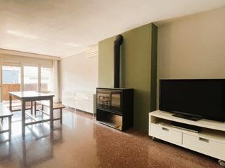 Pis a Sant Narcis. Espacioso con terraza, 4 habitaciones, parking y trastero