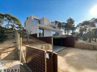 Casa a Aiguafreda-Sa Tuna. Diseo contemporneo y elegancia mediterrnea