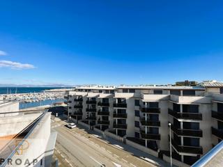 Attique  Avinguda riells. Amb terrassa pàrquing i traster