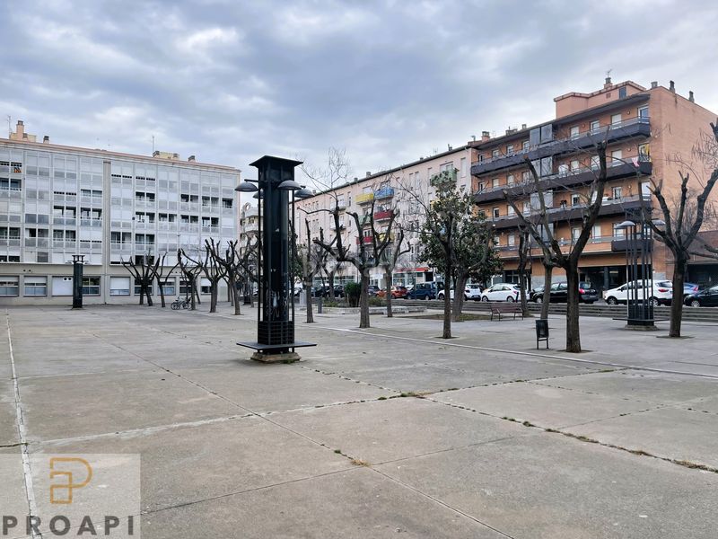 Foto b6f871c9-a576-48f6-946b-f42e85d7305e. Local comercial a Eixample Sud-Migdia Girona