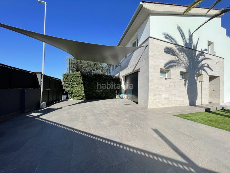 Foto b50d9d3b-ce6a-4db6-9714-53458a536d9b. Casa amb aparcament a Vilablareix