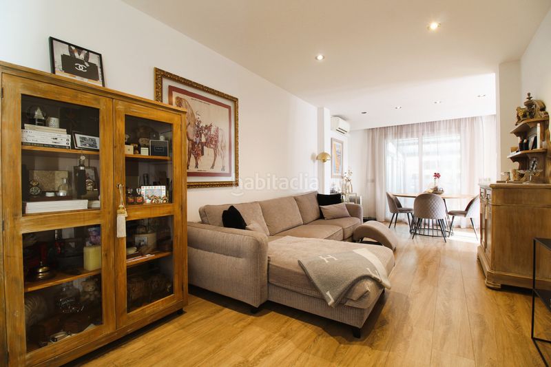 Foto c0369060-1625-4389-983f-7076b85737ce. Casa amb aparcament a Vilablareix