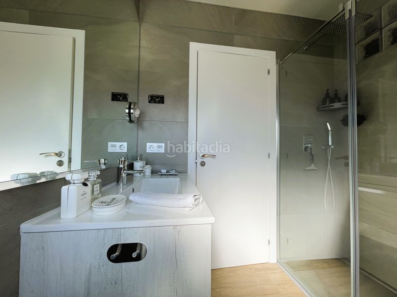 Foto c82f362f-f43f-423d-928d-398ac882a730. Casa amb aparcament a Vilablareix