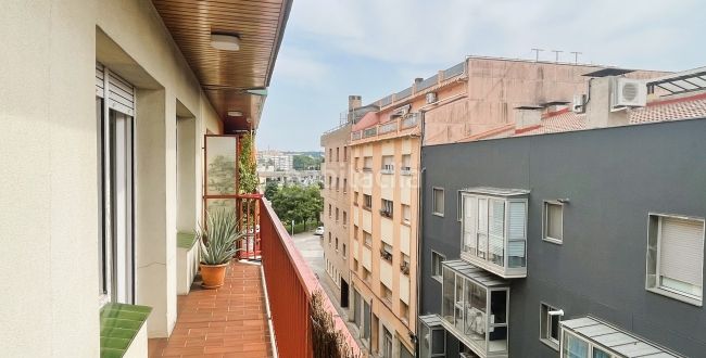 Foto 4896e3f3-ea03-433c-9c65-4665de348148. Pis amb aparcament a Sant Narcis Girona