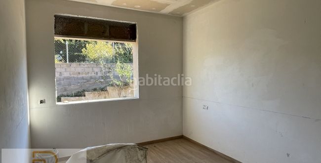 Foto 9ebbb6fe-b8a8-41a8-8a15-52e09b1e60eb. Casa amb calefacció aparcament piscina a Sils