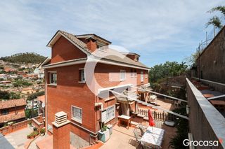 Casa en Santa Coloma de Cervelló. Casas independientes