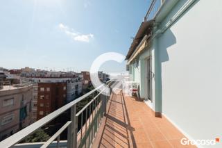 Attique  Av torrent gornal del. Ático con terraza a nivel