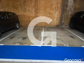 Parking voiture  Av electricitat de l'. Plaza de parking av electricidad