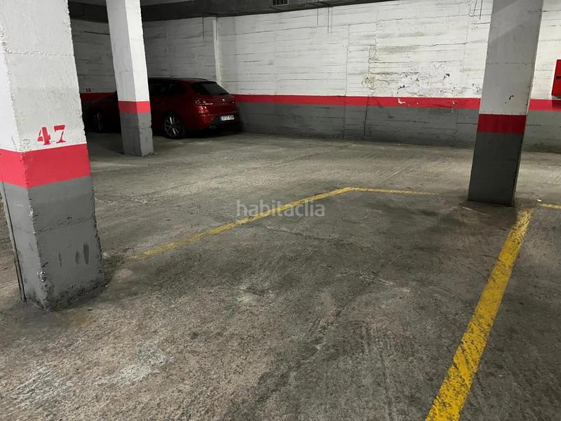 Foto cb68aee0-2cbb-4d38-bfb3-9012e7aeb3a8. Parking voiture dans Centre Cornellà de Llobregat