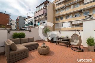 Appartement  Cl esglesia. Con terraza en el centro