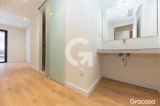 Flat in Sants-Badal. Reformado a estrenar con terraza en sants