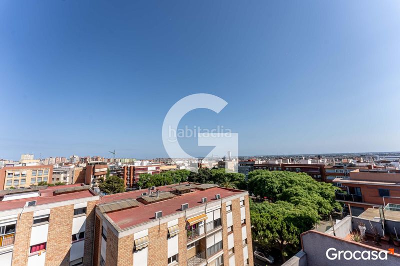 Foto 79d344a3-4c7c-40a7-ba2c-2148442cd2d5. Local comercial a El Pedró Cornellà de Llobregat