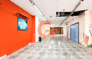 Lloguer Local Comercial  Cl colomeres les. Local en calle colomeres
