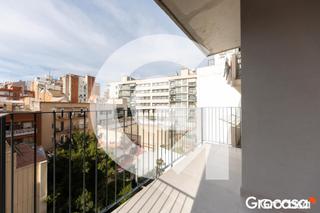Flat in Sants-Badal. Reformado a estrenar con terraza en sants