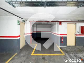Aparcament cotxe  Cl travessera les corts. Plaza de parking