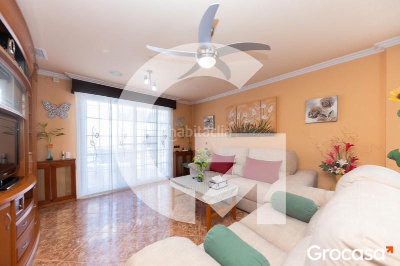 Foto 30d552c4-fb78-4af4-88ce-4ab3bd482b2c. Casa amb aparcament piscina a Torrent Ballester Viladecans