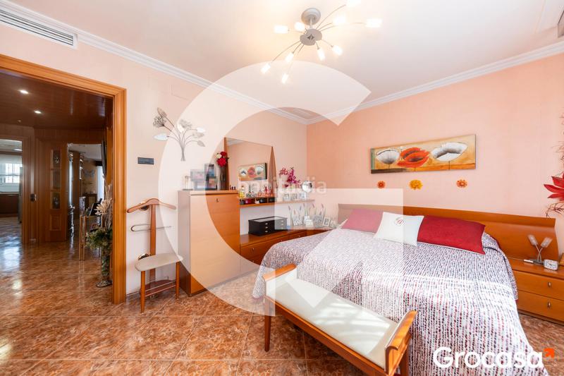 Foto 3e8fba21-e693-476a-9f96-941cdf4f45b2. Casa amb aparcament piscina a Torrent Ballester Viladecans