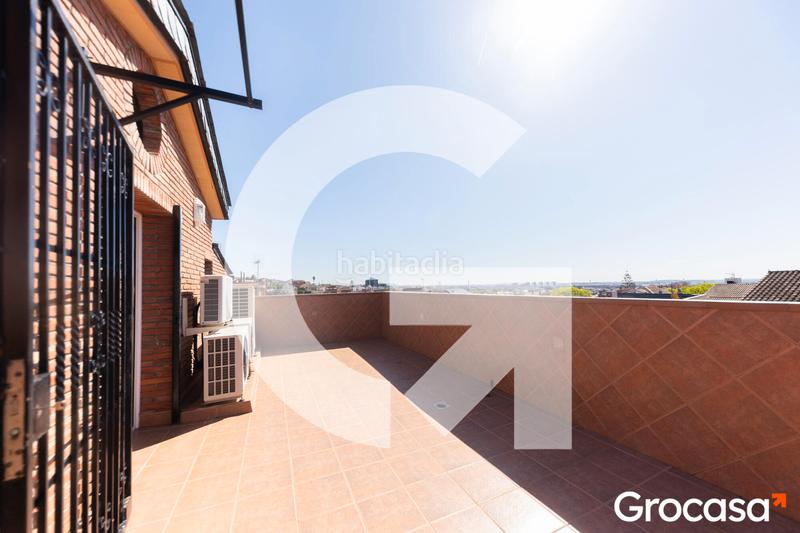 Foto 535d307b-3a8a-43b3-9a37-42300c0e3597. Casa amb aparcament piscina a Torrent Ballester Viladecans