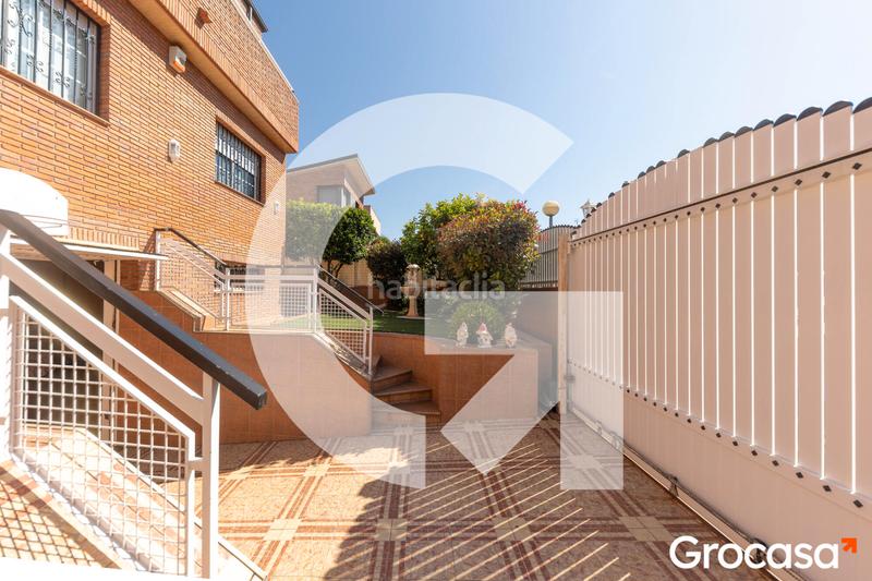 Foto 5b50bfb9-fddf-460e-8095-3a1465ba41cc. Casa amb aparcament piscina a Torrent Ballester Viladecans