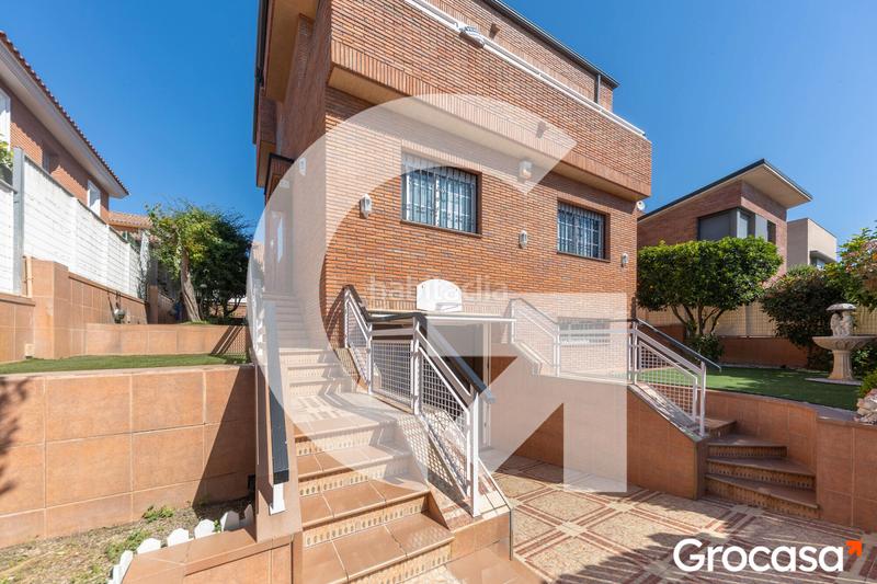 Foto 8f2f0d18-e17d-4dee-a5ba-f4b17cd9adbd. Casa amb aparcament piscina a Torrent Ballester Viladecans