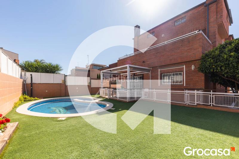 Foto 93564c81-df38-4984-a022-1ead4dfeadb6. Casa amb aparcament piscina a Torrent Ballester Viladecans
