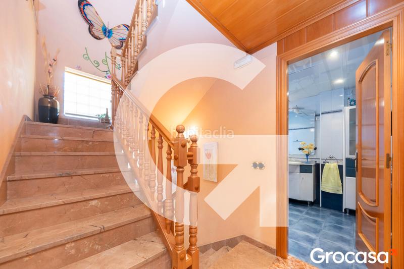 Foto b5c3fa75-40b8-4ed2-aafe-41aea1128b14. Casa amb aparcament piscina a Torrent Ballester Viladecans