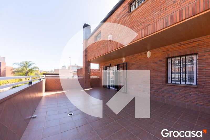 Foto e4507518-85fe-4222-b076-7dd0ceb82f49. Casa amb aparcament piscina a Torrent Ballester Viladecans