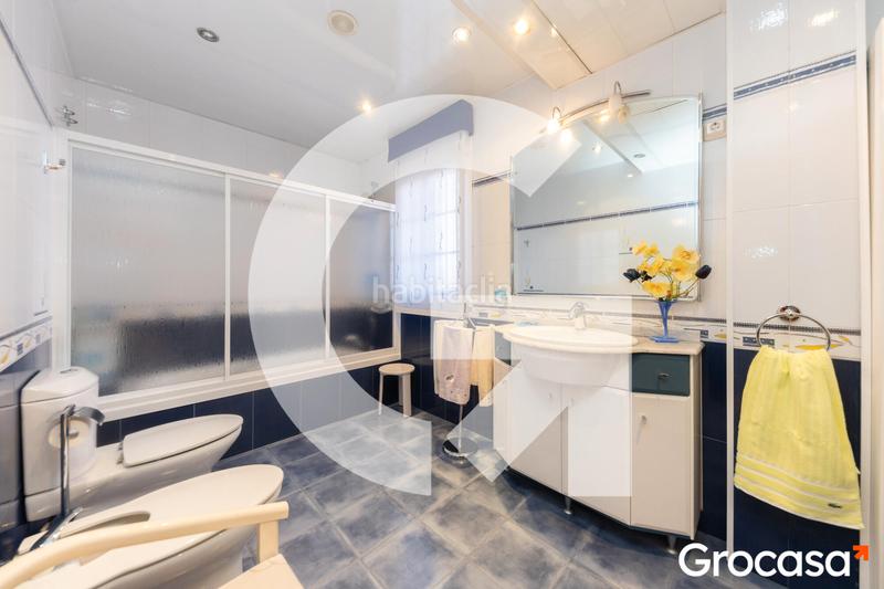 Foto e8e2d2a4-467c-41d4-9ad2-eaefdef3383d. Casa amb aparcament piscina a Torrent Ballester Viladecans