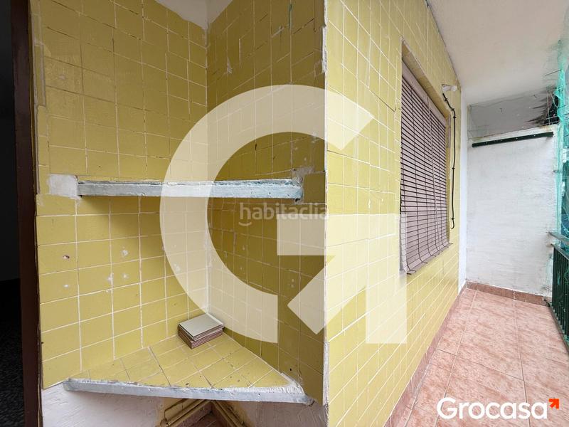 Foto c3283337-5e8d-48cd-b059-461d62846e01. Piso  con balcón en Rocafonda Mataró