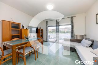 Appartement  Av gava. Impresionante piso luminoso y con garaje