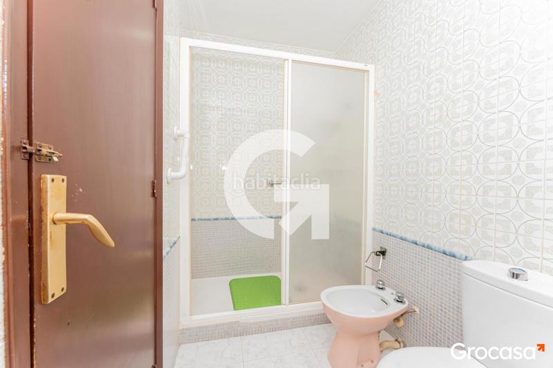 Foto f9e65038-6a68-48e6-9772-aad49aacaef0. Appartamento in La Gavarra Cornellà de Llobregat