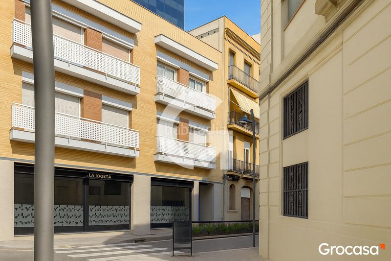 Foto 3a7bf2c1-9ac4-4913-a124-2d3d2af928d9. Local comercial a Hostafrancs Barcelona
