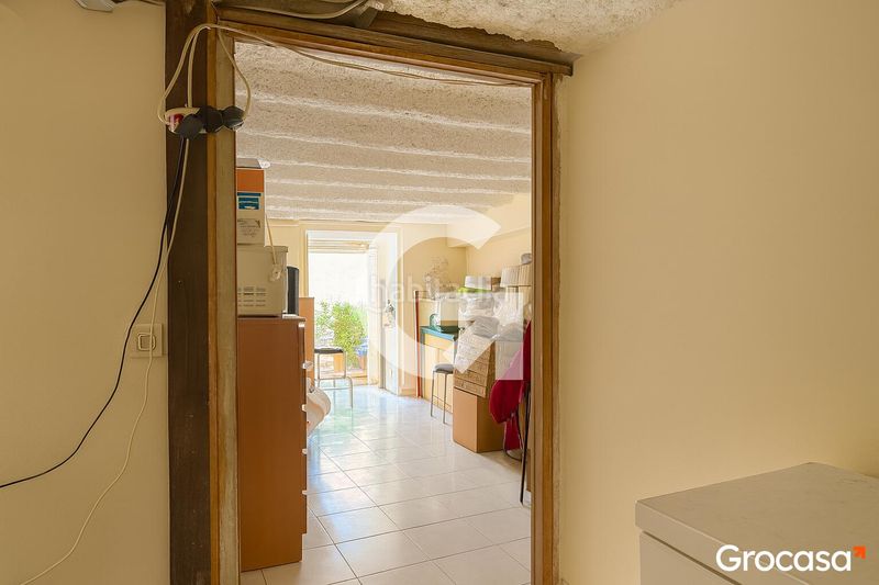 Foto a1bce8b6-d82e-4dab-ab29-10a41f02ba6d. Local comercial a Hostafrancs Barcelona
