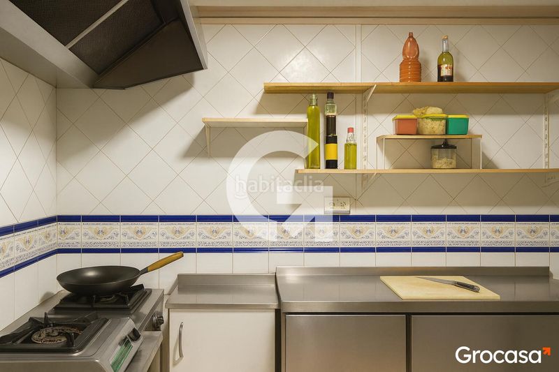 Foto bb5d6ce4-da5a-47bc-a831-a7737e6b8336. Local comercial a Hostafrancs Barcelona
