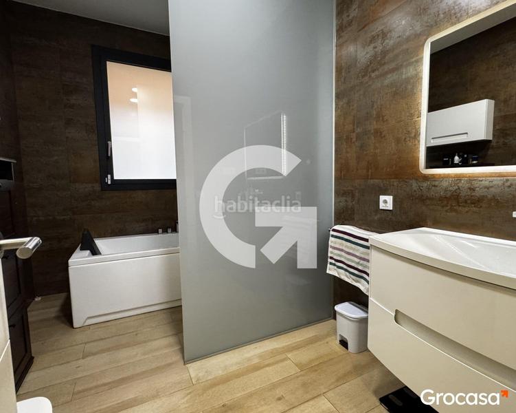 Foto 1e20f0f4-25a9-4096-9305-b25ad9fb30ae. Casa chalet en centro en Santa Maria-l´Eixample-Sud Sumella Cubelles