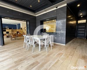 Haus in Santa Maria-l´Eixample-Sud Sumella. Chalet en centro de cubelles