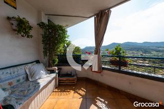 Pis  Cl garrotxa. Piso con balcónterraza