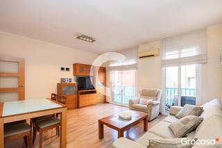 Piso en Sant Ramon - Maternitat. Piso con balcon en les corts
