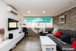 Pis  Cl diligencies. Vivienda reformada en montjuïc con excelentes acabados