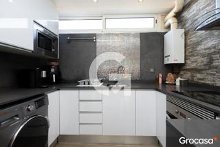 Pis  Cl diligencies. Vivienda reformada en montjuïc con excelentes acabados