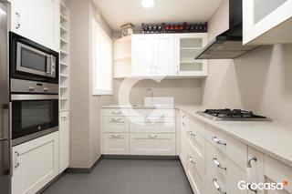 Appartement  Cl travessera les corts. Amplio piso en les corts con doble orientación