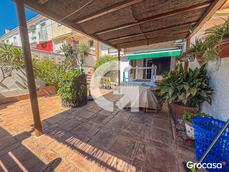 Foto 83d09287-c8ff-4f28-87d5-199ad007e8f8. Reihenhaus mit parking in El Tomillar Torre del Mar